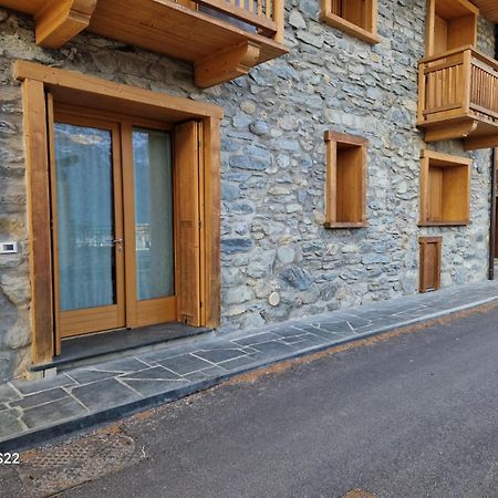Grazioso Trilocale Con Ampia Terrazza Apartment Chiesa in Valmalenco Bagian luar foto
