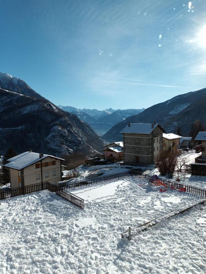 Grazioso Trilocale Con Ampia Terrazza Apartment Chiesa in Valmalenco Bagian luar foto