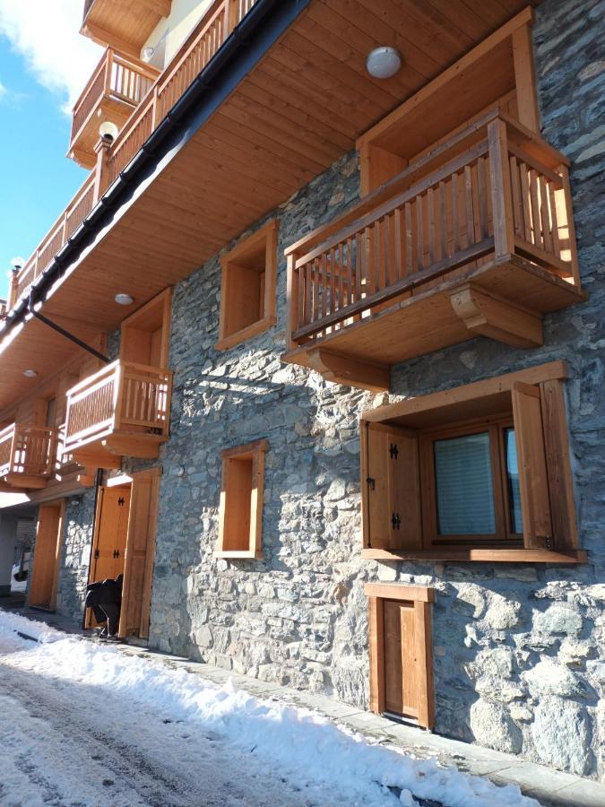 Grazioso Trilocale Con Ampia Terrazza Apartment Chiesa in Valmalenco Bagian luar foto