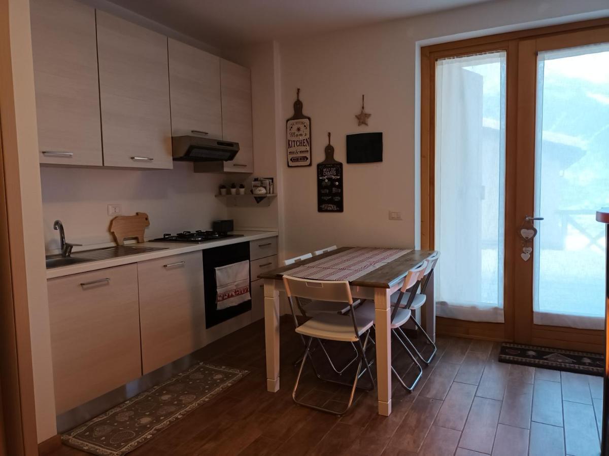 Grazioso Trilocale Con Ampia Terrazza Apartment Chiesa in Valmalenco Bagian luar foto
