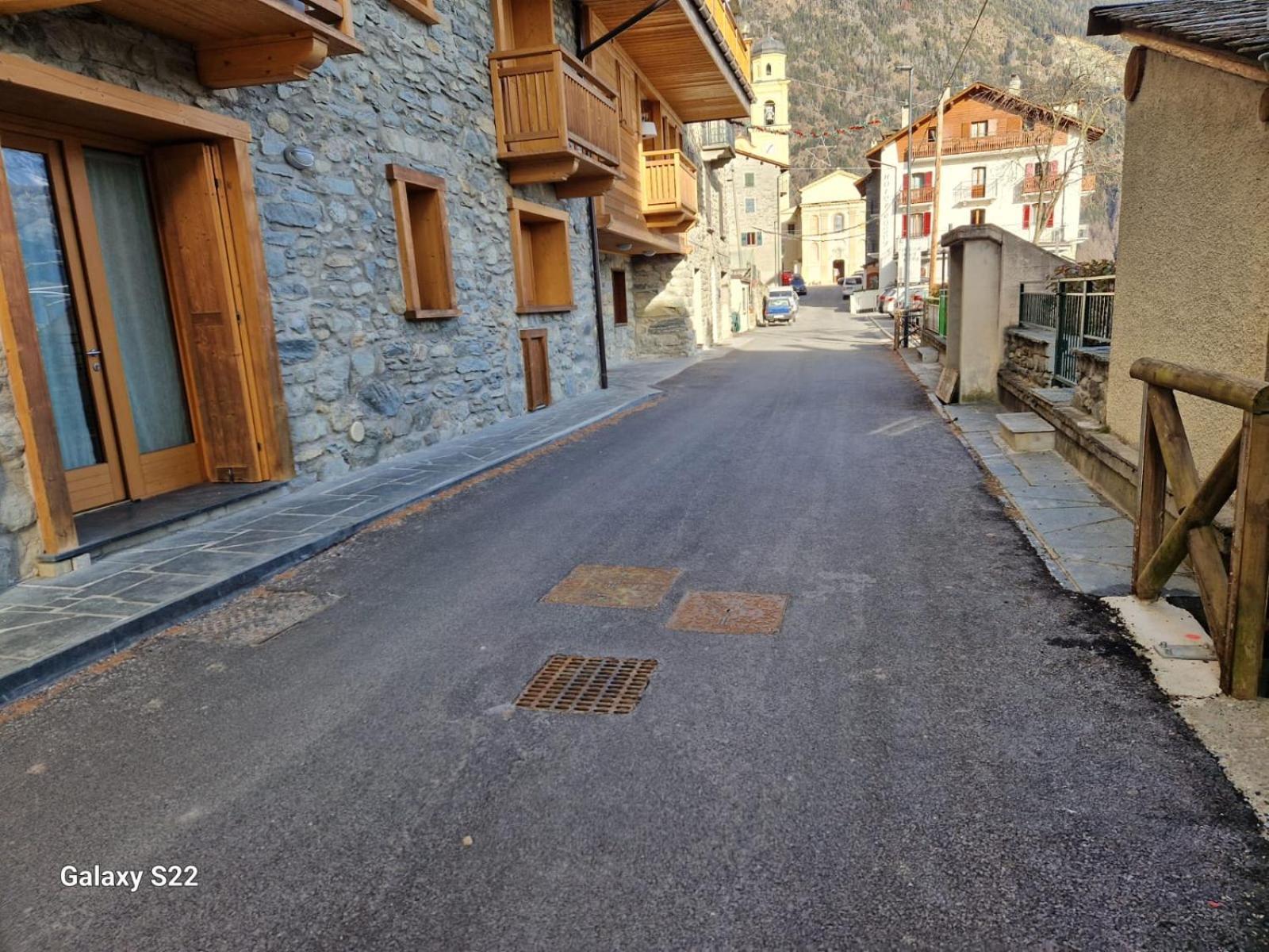 Grazioso Trilocale Con Ampia Terrazza Apartment Chiesa in Valmalenco Bagian luar foto