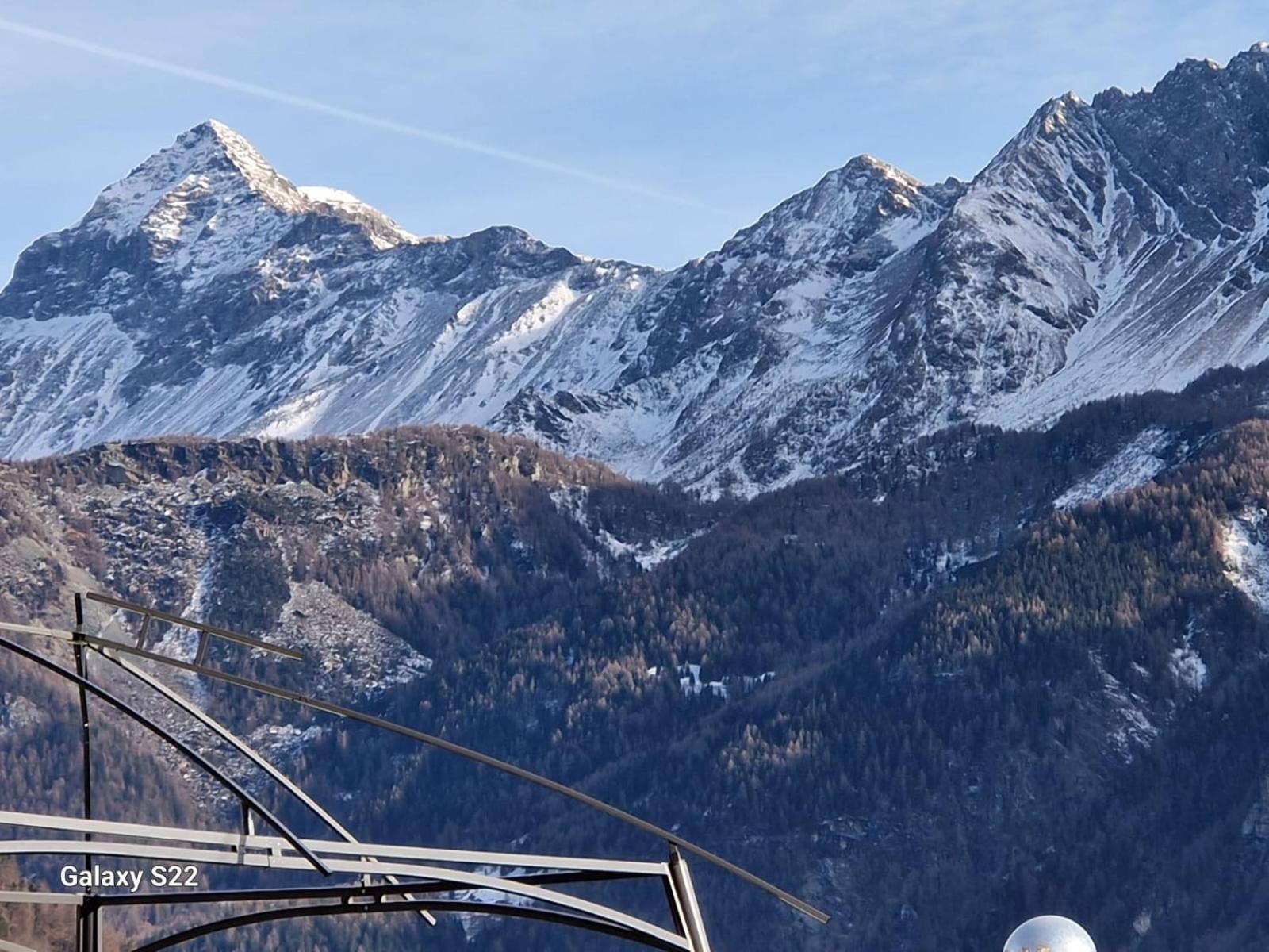 Grazioso Trilocale Con Ampia Terrazza Apartment Chiesa in Valmalenco Bagian luar foto